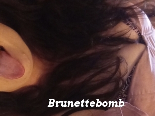 Brunettebomb