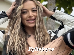 kyliejoyce Nice and quite