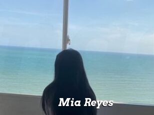 Mia_Reyes