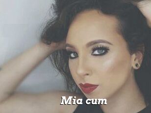 Mia_cum