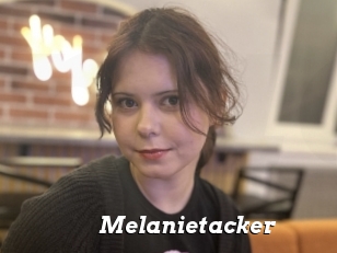 Melanietacker